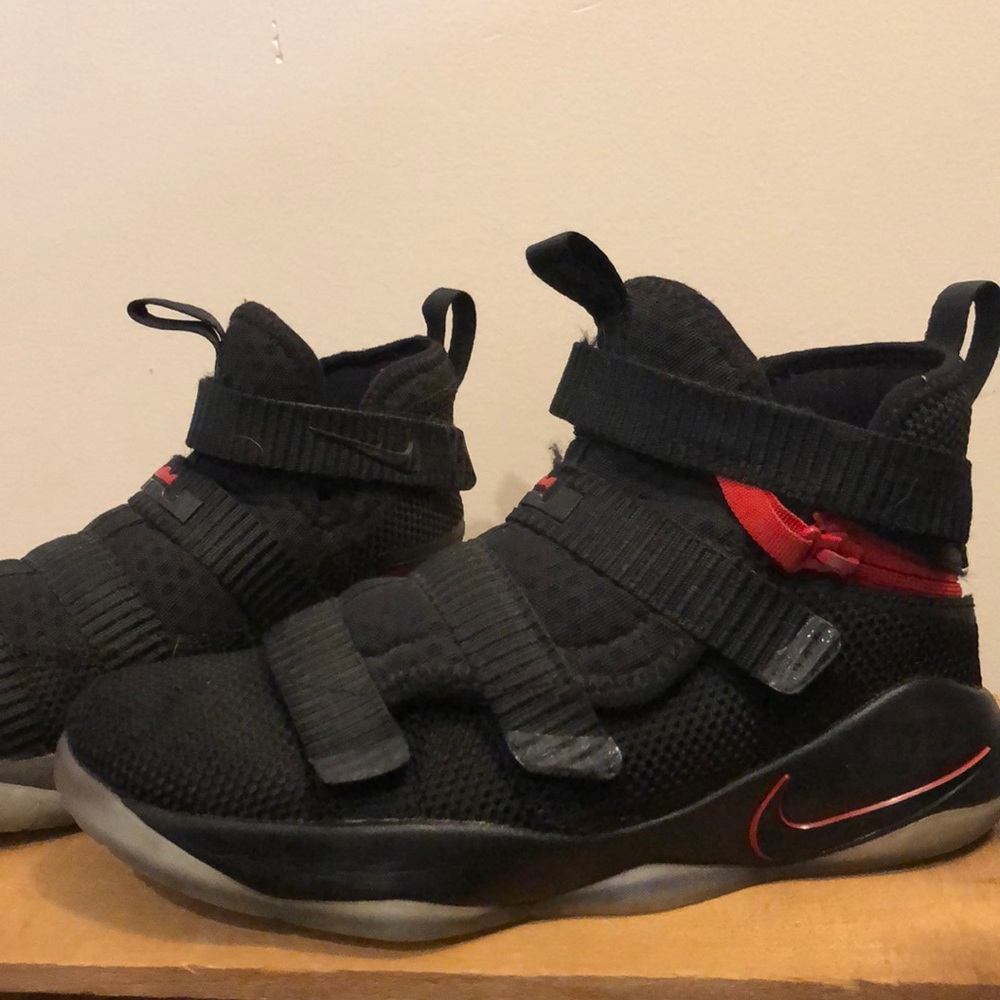 Boys Nike Lebron Soldiers